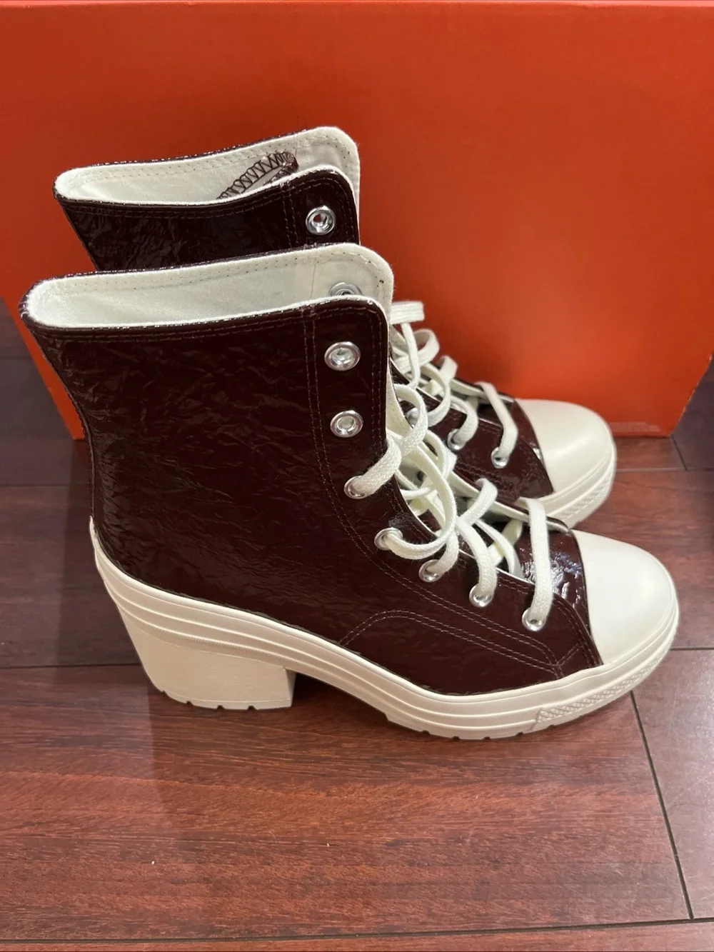 Womens 9.5 Converse Chuck 70 De Luxe Heel Crinkle Leather Boot HALF BOX A13387C